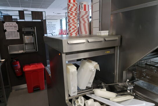 Serveringssstation uden indhold