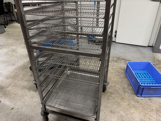 Stikvogn med indhold