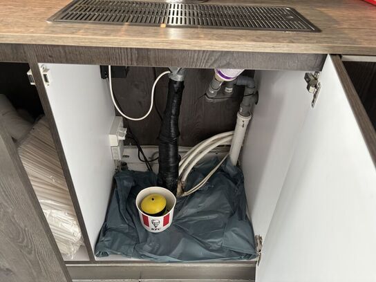 Disk med indhold (sodavandsdispenser medfølger ikke)