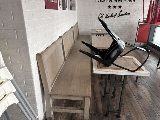 3 stk. borde, div. Bænke samt stol