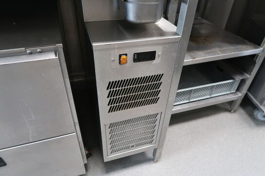 Rustfri stålbord med køleenhed samt indhold