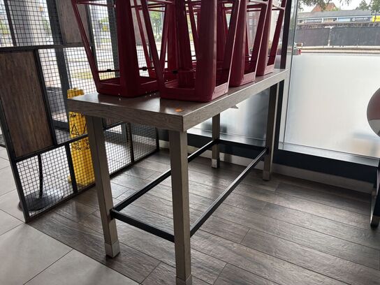 Barbord med 6 stk. barstole