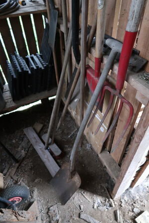 Trillebør, bordsav, trappestige, sækkevogn m.m.