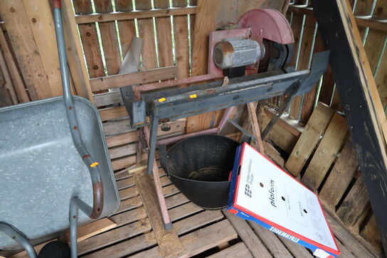 Trillebør, bordsav, trappestige, sækkevogn m.m.