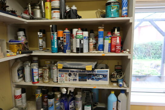 Div. Plejemidler, skruer, møtrikker, racerbiler m.m.