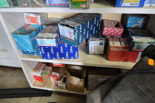 Div. Ladere, batterier, søm, skruer m.m.