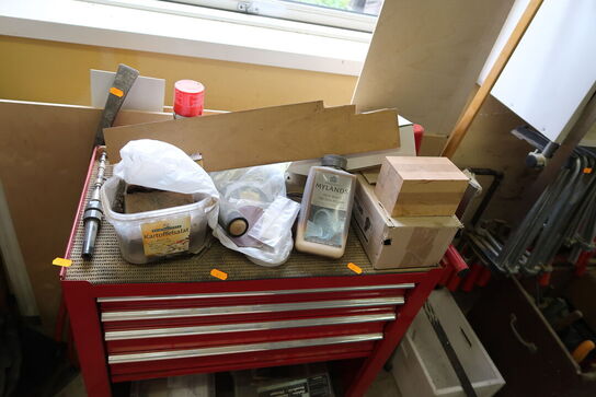 Værktøjsvogn med div. Værktøj m.m.