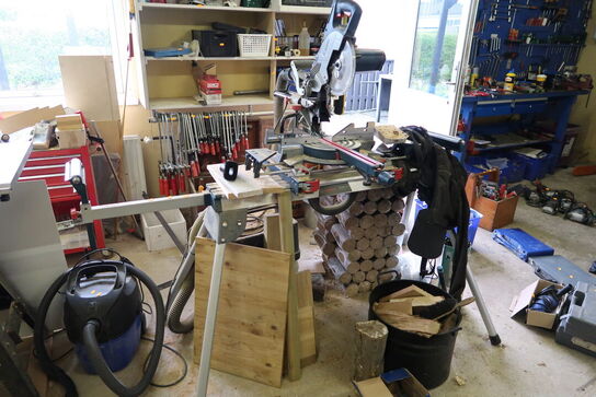 Kap/geringssav BOSCH Professional GCM 8 SJL med stativ