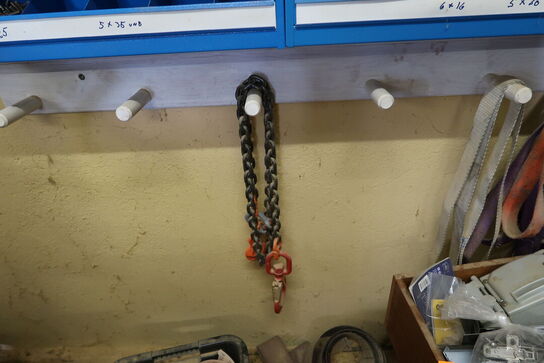 Løftekrog, sandpapir m.m.