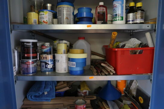 Stålskab med div. Plejemidler, maling m.m.