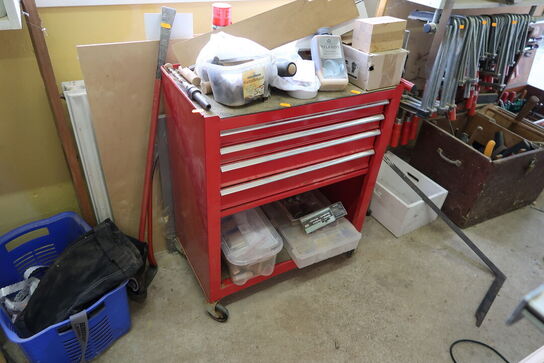 Værktøjsvogn med div. Værktøj m.m.