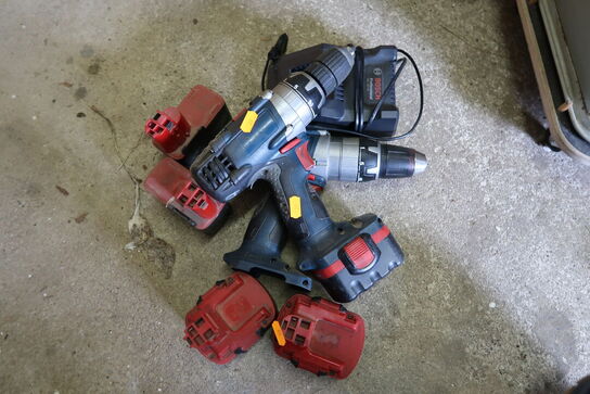 2 stk. akku bore/skruemaskiner BOSCH med div. Batterier og lader