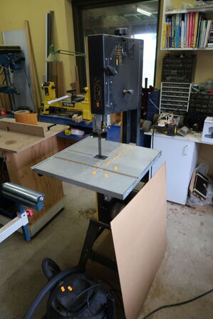 Båndsav DEWALT DW876