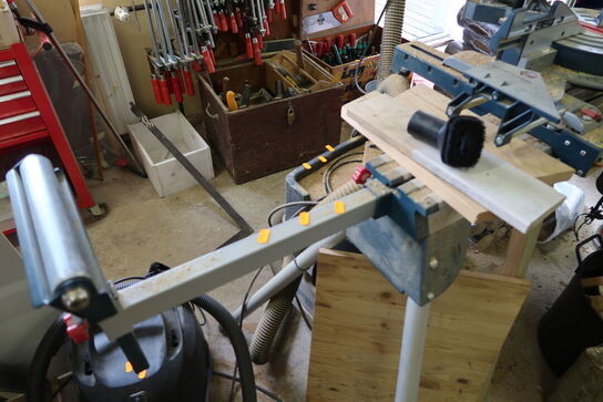 Kap/geringssav BOSCH Professional GCM 8 SJL med stativ