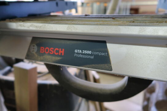 Kap/geringssav BOSCH Professional GCM 8 SJL med stativ