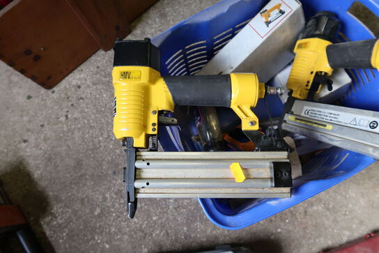 2 stk. dykkerpistoler HMV samt kasse med indhold