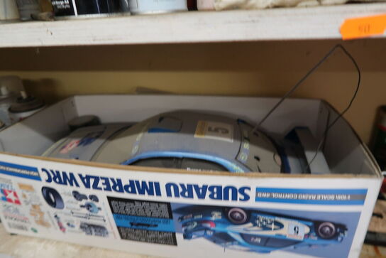 Div. Plejemidler, skruer, møtrikker, racerbiler m.m.