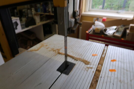 Båndsav DEWALT DW876