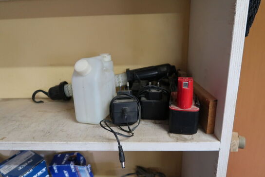 Div. Ladere, batterier, søm, skruer m.m.