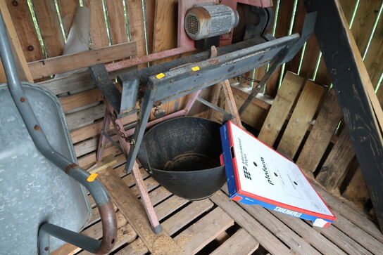 Trillebør, bordsav, trappestige, sækkevogn m.m.