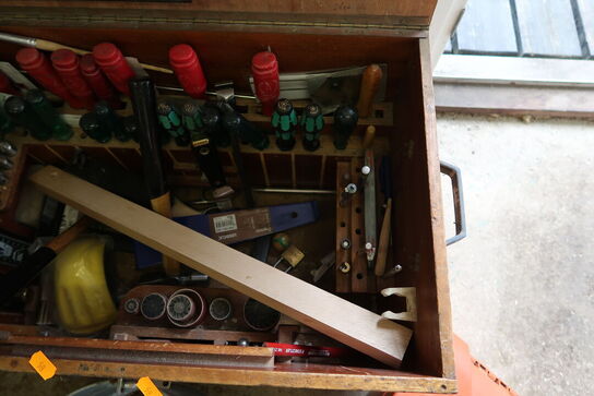 Værktøjskasse med div. Værktøj