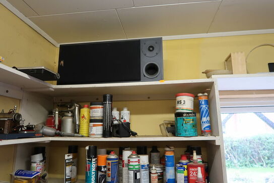 Div. Plejemidler, skruer, møtrikker, racerbiler m.m.