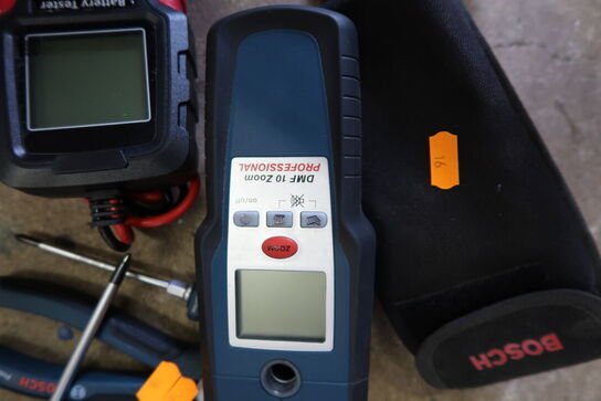 Multidetektor BOSCH DMF 10 Zoom samt batteritester og værktøj