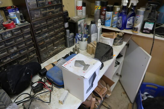 Div. Plejemidler, skruer, møtrikker, racerbiler m.m.