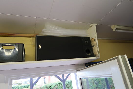 Div. Plejemidler, værktøj, forstærker ONKYO samt højtalere