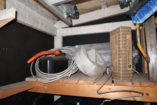 Div. Værktøj, 2-taktsbenzin, plejemidler m.m.