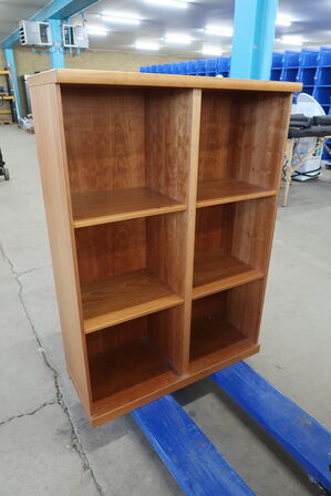 Skænk samt 2 stk. reoler