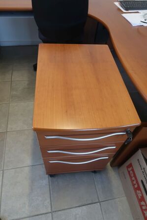 Hjørneskrive bord med kassette