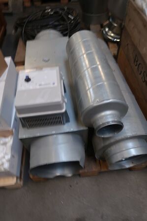 Motor til ventilation samt 2 stk. lyddæmper