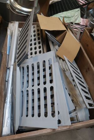 Palle med hylder til kølerumsreoler