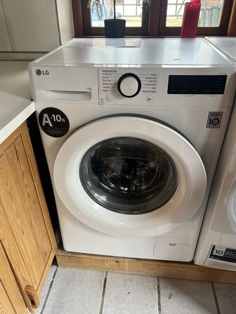 Vaskemaskine LG FV34JNS0A1 11 kg / 1350 RPM