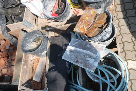 Palle med div. Værktøj og varelager