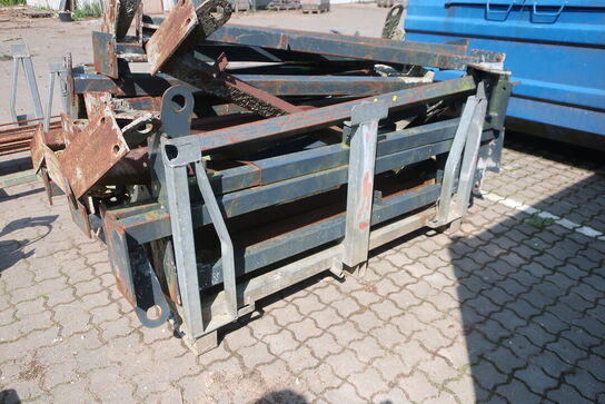 Barrel med div. Jernstolper