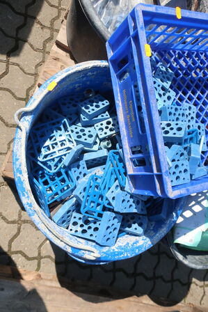 Palle med div. Værktøj og varelager