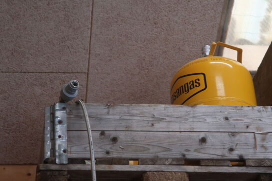 Palle med 4 stk. gasflasker