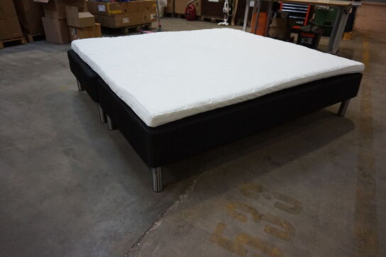 Huma Premium boxmadras seng med 70 mm. topmadras og stålben 180x200 cm 