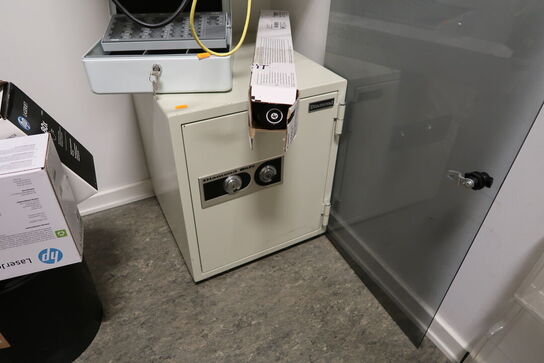 Pengeskab samt pengeskuffe