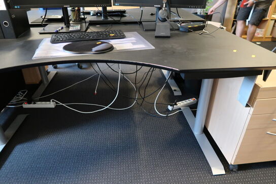 El. hæve/sænke skrivebord uden indhold samt skuffemodul