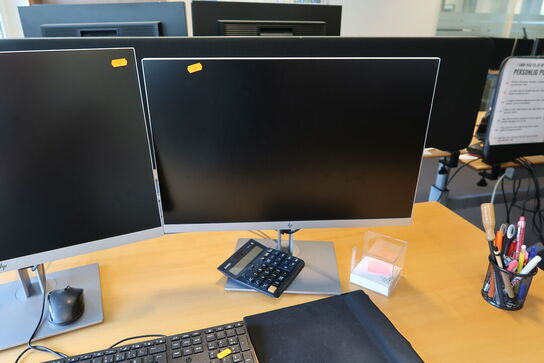 2 stk. computerskærme HP E243i med tastatur og mus