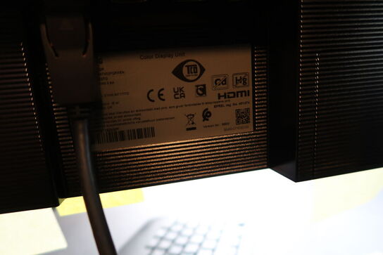 2 stk. computerskærme SAMSUNG F24T452FQR med tastatur og mus