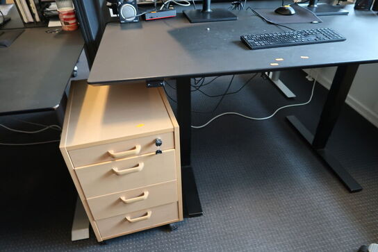 El. hæve/sænke skrivebord uden indhold samt skuffemodul
