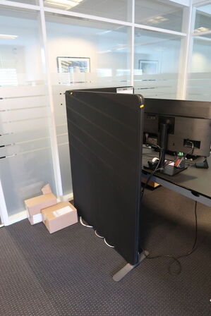 2 stk. afskærmningsvægge