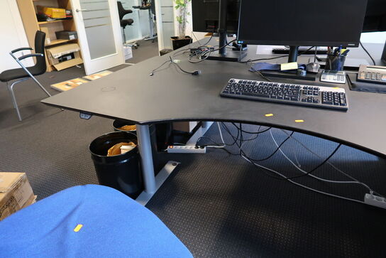 El. hæve/sænke skrivebord uden indhold samt kontorstol