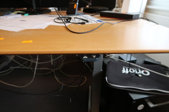 El. hæve/sænke skrivebord uden indhold med skuffemodul