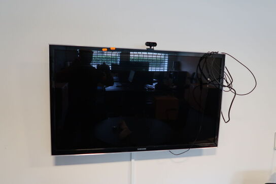 Fjernsyn SAMSUNG UE46D5005 med fjernbetjening