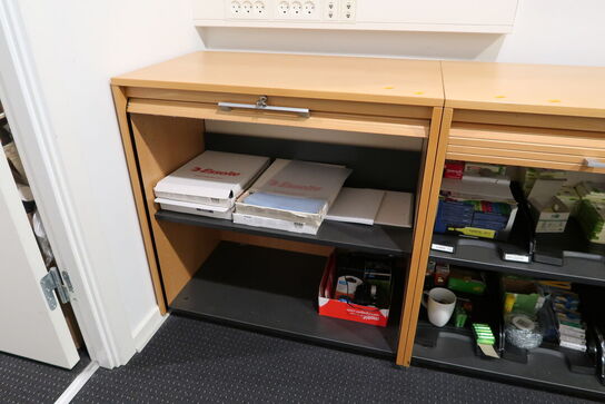 2 stk. jalousiskabe med div. Kontorartikler